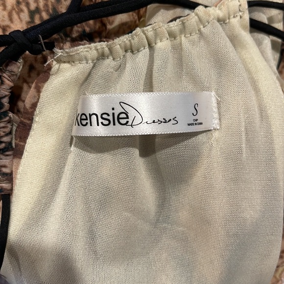 Women’s Snakeskin Print Dress With back Keyhole - Picture 4 of 4